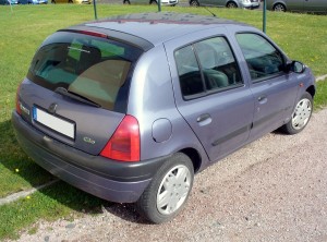 Renault_Clio_II_Phase_I_Fünftürer_1.2_Heck